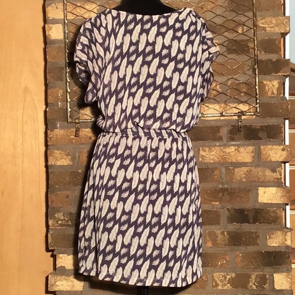 Paisley and Ivy flutter sleeve elastic waist midi dress feather pattern black L - Picture 4 of 6